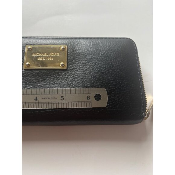 Michael Kors Black Pebbled Leather Continental Zip Wallet With Gold Logo Plate - Picture 9 of 9